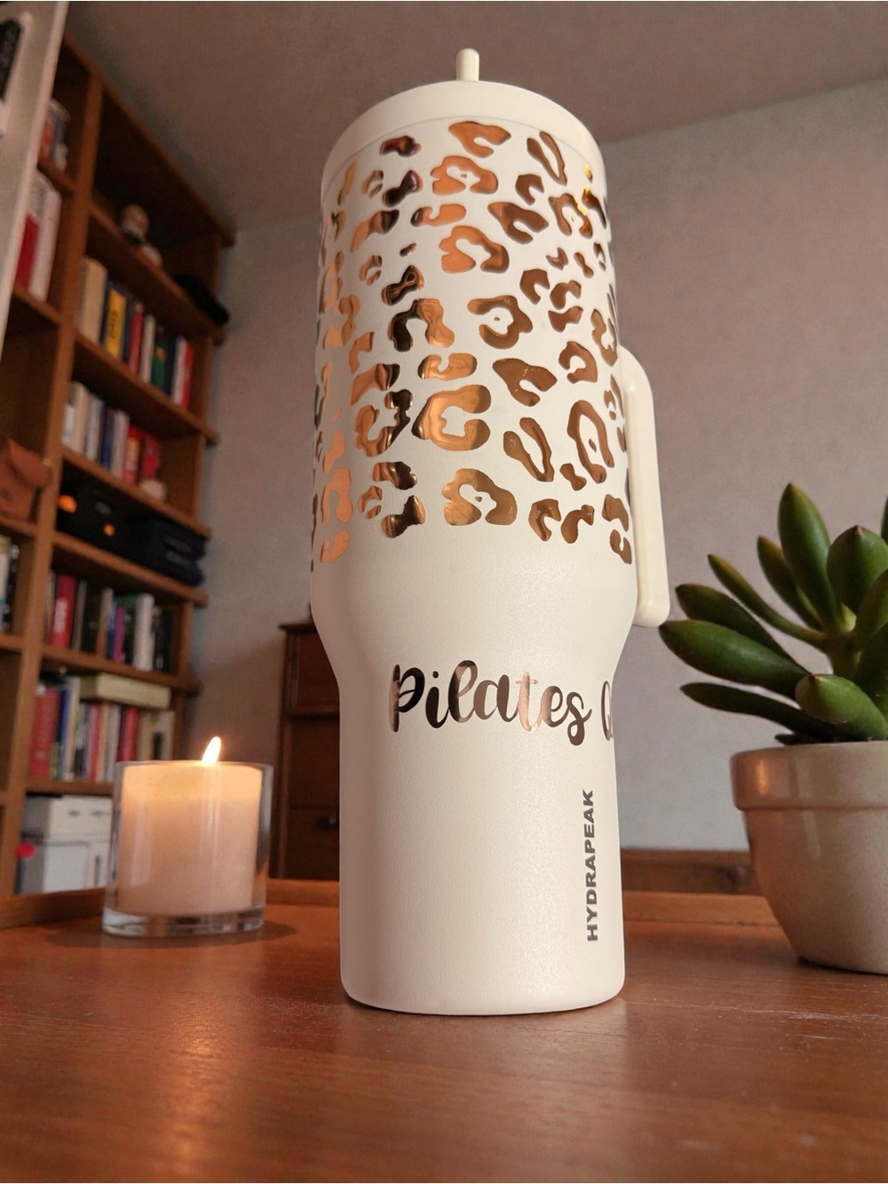 *Pilates Queen* Hydrapeak Voyager 40oz Tumbler Ivory Leopard Boxed Set *ARTISAN*
